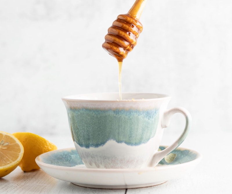اضافه کردن عسل به قهوه