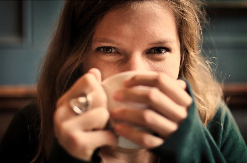 girl drinking coffee