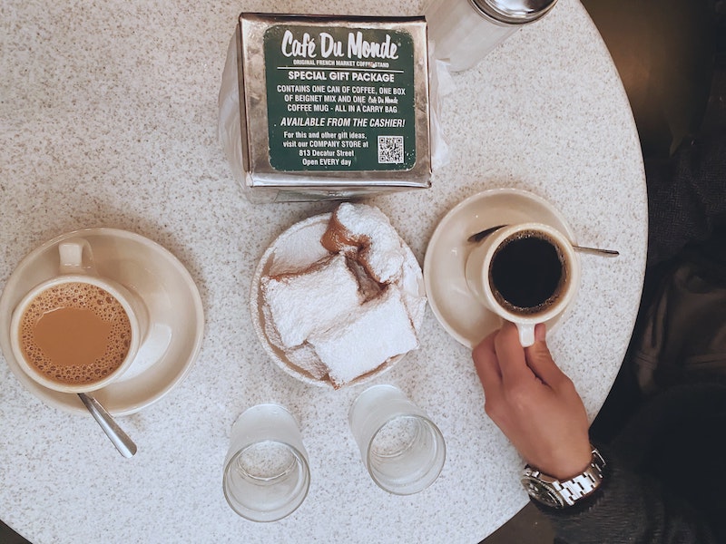 Cafe Du Monde New Orleans coffee shop with beignets