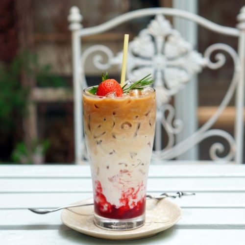 Iced Strawberry Latte Recipe Refreshing And Easy Coffee Affection 5698