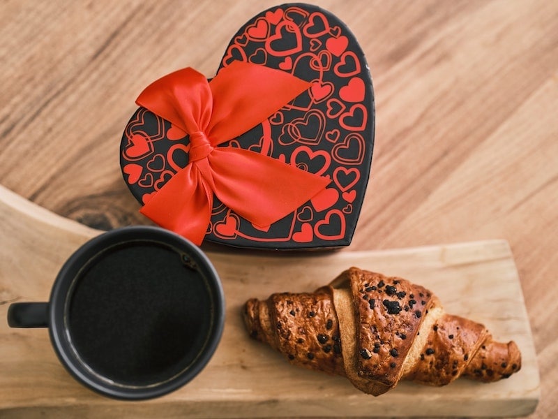 Valentine's Day coffee gifts with hearts